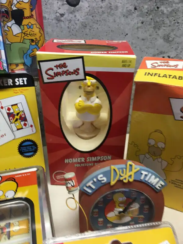 The SIMPSONS 30 ITEMS, DVD, BOOK, GAME AND COLLECTOR ITEM in Arts & Collectibles in Laval / North Shore - Image 7