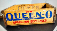 QUEEN-O VINTAGE WOOD CRATE / GLASS BOTTLE