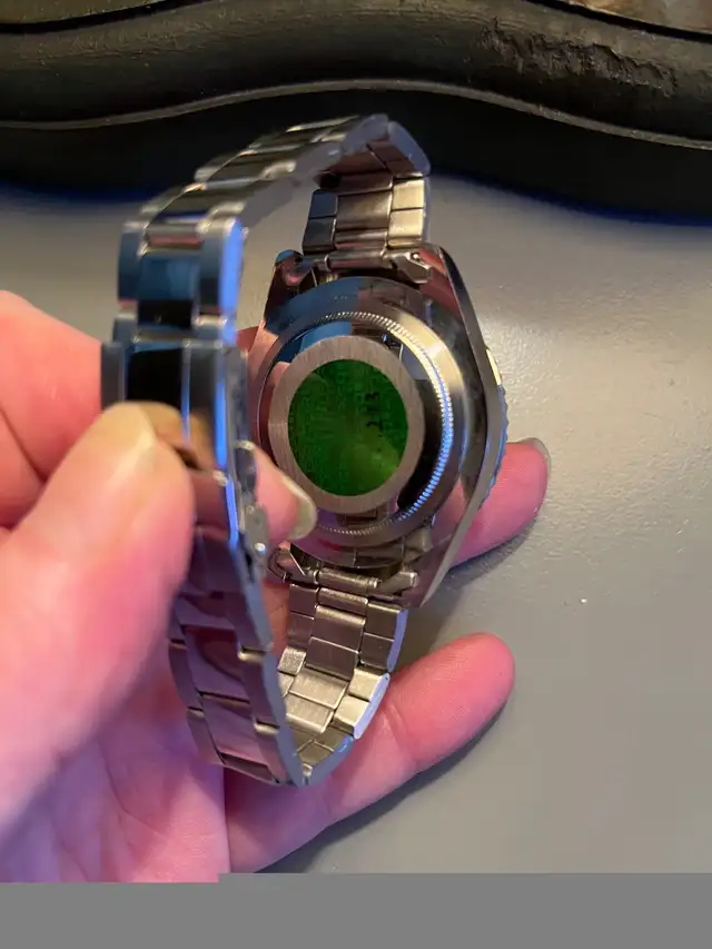 Nice Watch in Jewellery & Watches in London - Image 4