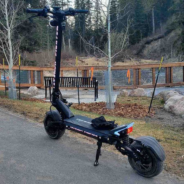 NEW Teverun Electric Scooter SALE at Electrified Mobile Edmonton in eBike in Edmonton - Image 3
