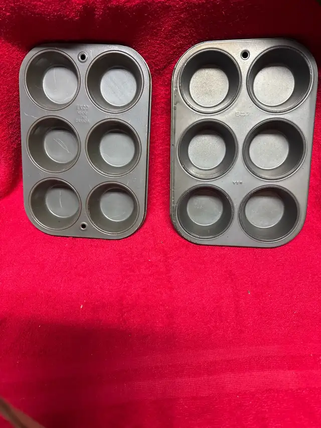 Ekco Muffin Tins