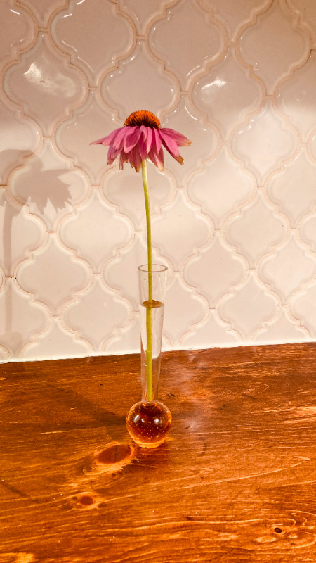 Vase en verre soufflé -  18cm de haut dans Art et objets de collection  à Ville de Montréal - Image 2
