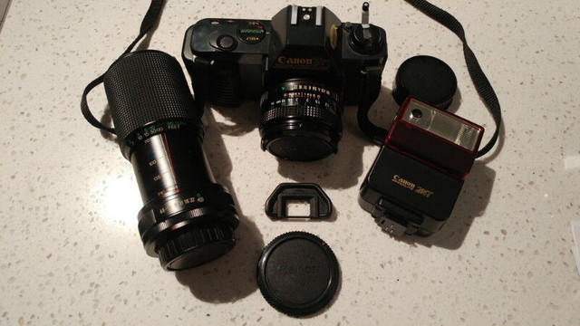 Canon T50 avec Accessoires dans Appareils photo et caméras  à Longueuil/Rive Sud