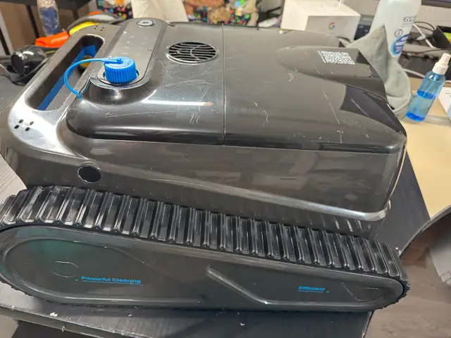 Y50S Cordless Robotic Pool Cleaner in Hot Tubs & Pools in City of Toronto - Image 5