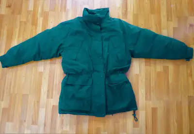 Eddie Bauer Women Goose Down Jacket barely worn. Excellent condition. very warm jacket. Size: L/G. P...