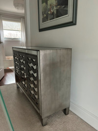 Mirrored cabinet