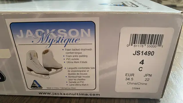 EUC Jackson Mystique Ice Figure Skates-Womens/Youth Girls Size 4 in Skates & Blades in Ottawa - Image 3