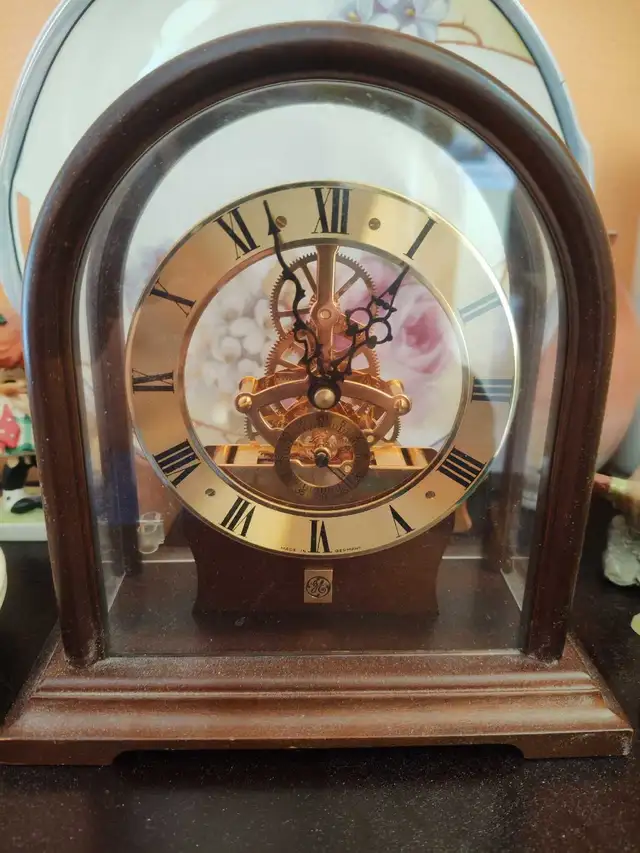 GE Mantle Clock