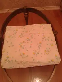2 Bed Sheets, New. 100% Cotton. Size: 190cm*150cm.Flower Pattern