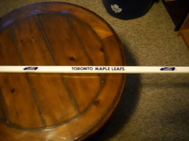 Toronto Maple Leafs Youth Hockey Stick (wooden) in Hockey in Barrie - Image 3