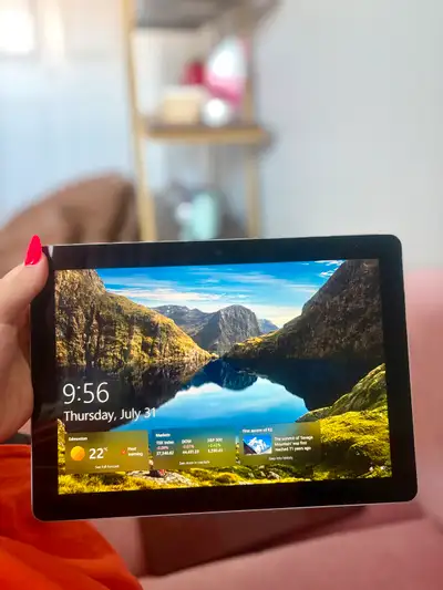 SURFACE GO Y/4/64 - Keyboard Included, View more