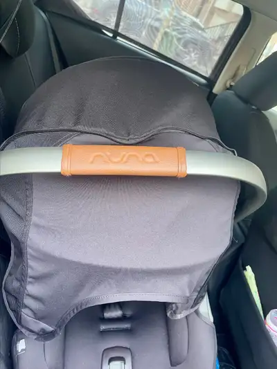 Im selling this car seat as I have to move my baby to a bigger car seat. It was used only for 5 mont...