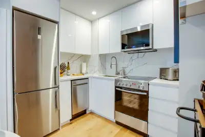 3 1/2 for Rent near McGill AVAILABLE MAY 1st - LEASE TRANSFER Location: 1520 Avenues Des Pins Ouest...