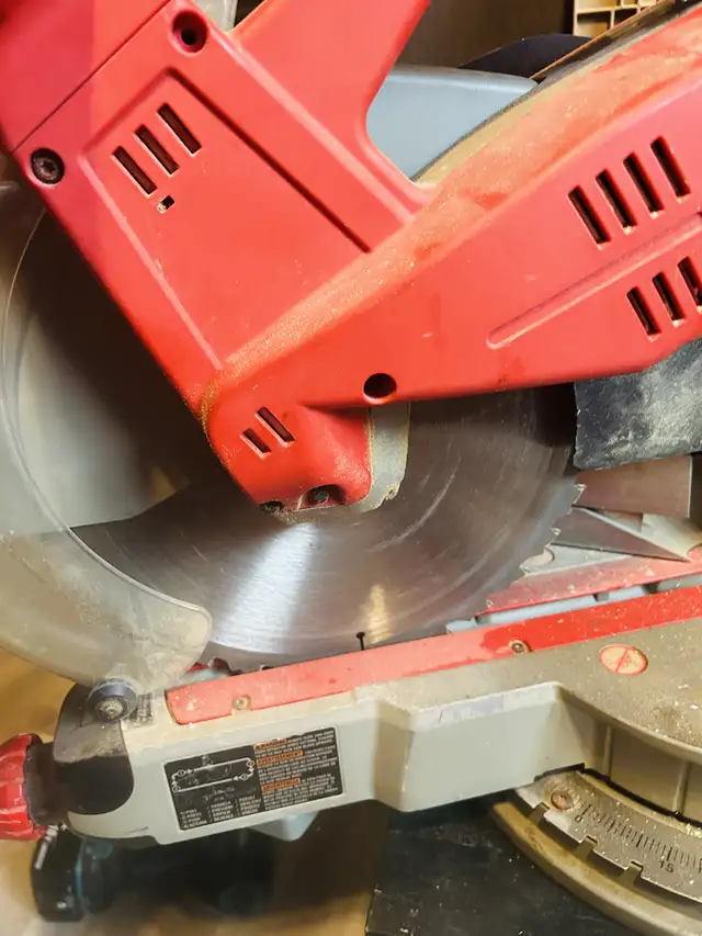12” Milwaukee Sliding compound miter saw in Power Tools in Oakville / Halton Region - Image 4