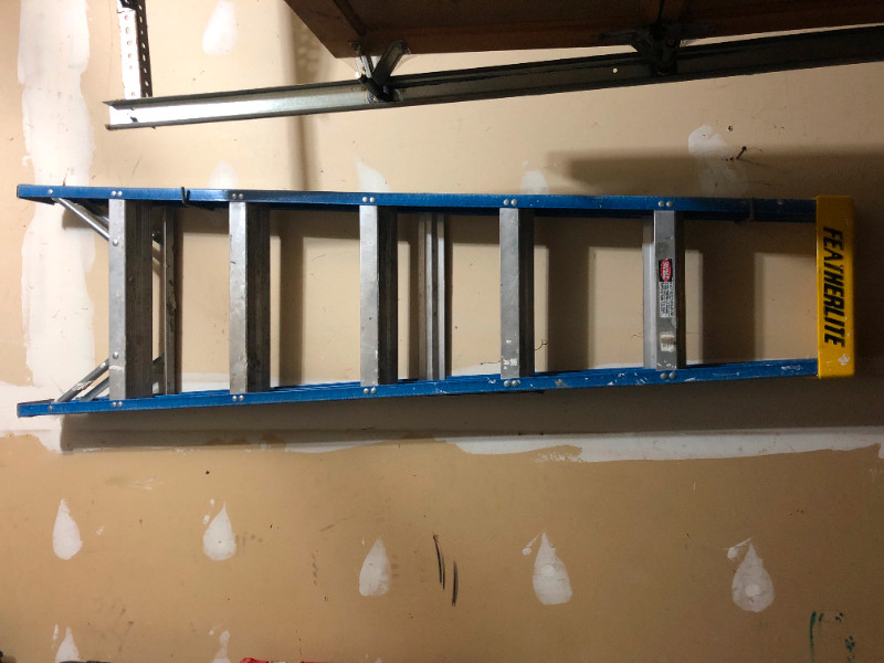 Featherlite 6 ft. Grade 1 Fibreglass Ladder Ladders & Scaffolding Oshawa / Durham Region