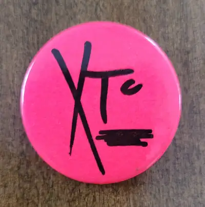 Bouton à épingle (Pin)" XTC" (UK) Rare Vintage 1970- 1980, View more