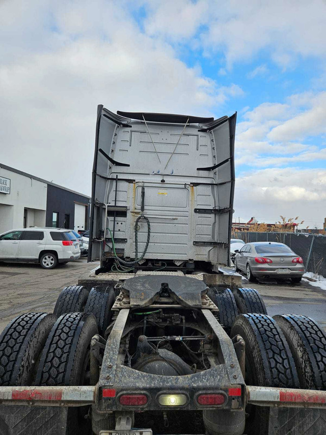 Volvo truck  2016 for sale in Cars & Trucks in Mississauga / Peel Region - Image 2