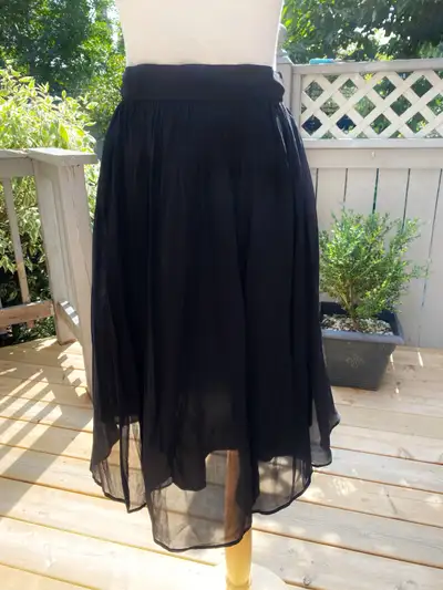 ⭐️Beautiful VINTAGE Laura Ashley black silk chiffon skirt⭐️, View more
