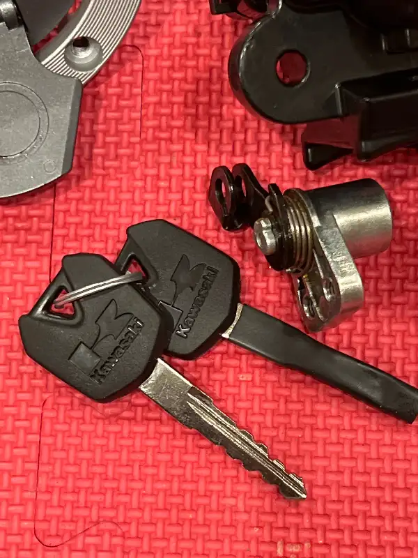 Kawasaki Ninja ex 250 Keys Locks ignition switch fuel 27045-5390 in Other in Barrie - Image 6
