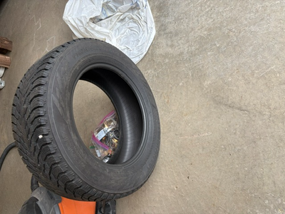 Nokian Hakkapeliitta R3 Winter Tires - set of 4. 235 60 R17 Only used for two winters - estimated 14...