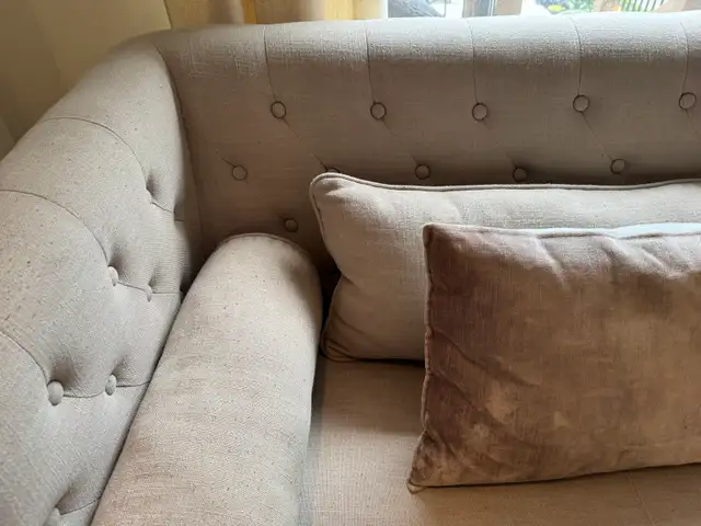 Classic button tufted tuxedo couch in Couches & Futons in City of Toronto - Image 4