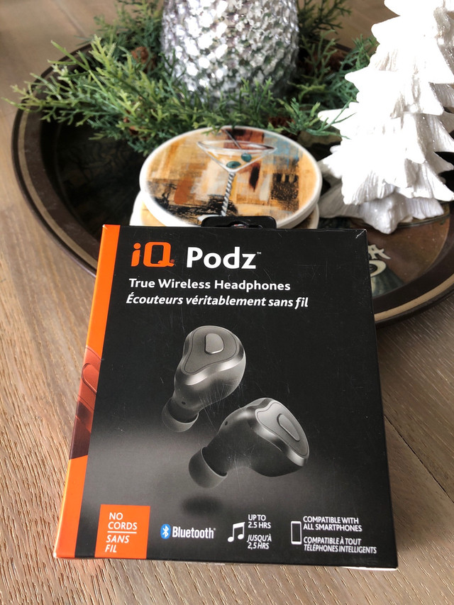 IQ Podz Wireless Ear Buds in General Electronics in St. Catharines