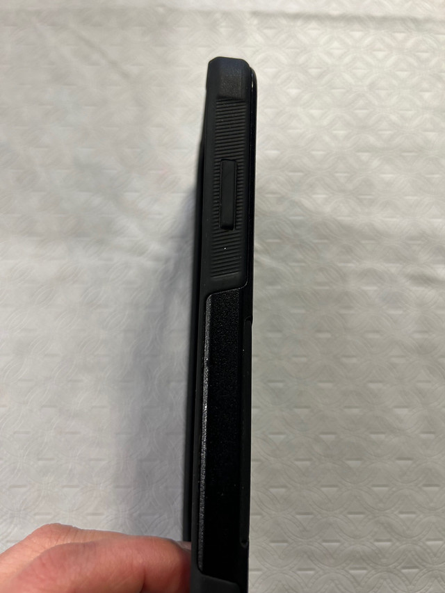 iPhone X and iPhone 11 OtterBox  in Cell Phone Accessories in Markham / York Region - Image 3