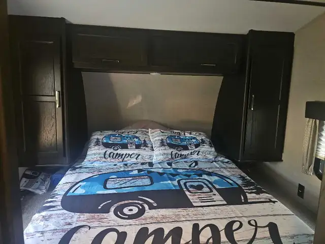 2019 33 foot Impact toyhauler in Travel Trailers & Campers in Prince George - Image 5