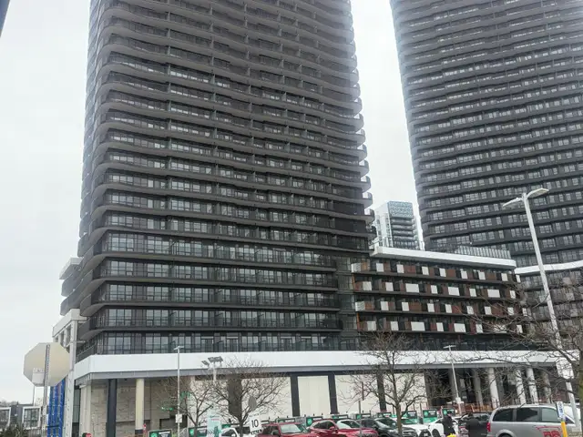 SELLING LOSS  - ASSIGNMENT 1+DEN+ 2 BATHS KING’s LANDING in Condos for Sale in City of Toronto - Image 3