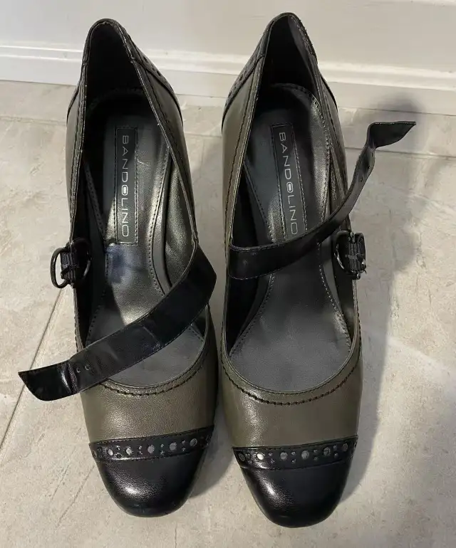 5 pairs of shoes size 5-7 in Women's - Shoes in Mississauga / Peel Region - Image 6