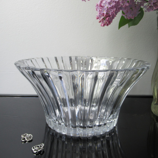 Crystal Fruit Bowl Balmore by Studio Nova, Japan 1995 in Arts & Collectibles in Prince George