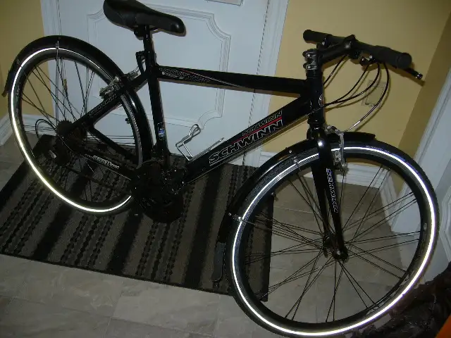 Velo de ville Schwinn CRUITXST 24 vi EZFIRE Shimano, pneus d hiv in Road in Longueuil / South Shore - Image 6