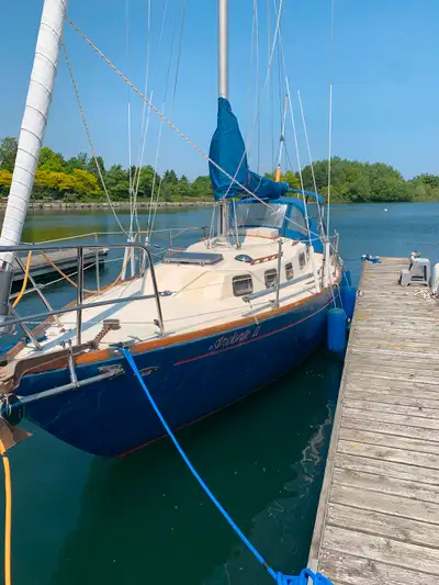 450-500 hours on the Yanmar diesel, Is in mint condition. Two burner alcohol stove. Folding cradle a...