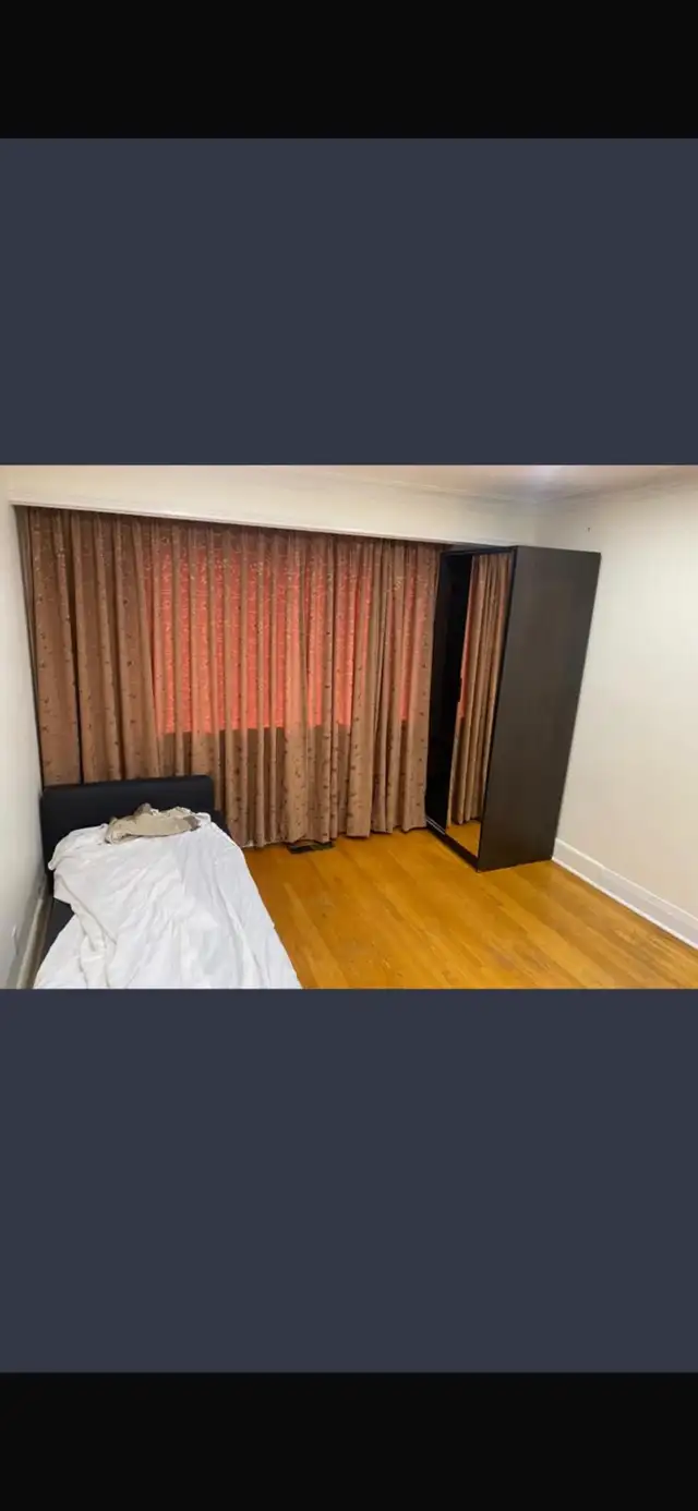 Scarborough warden and Lawrence for rent main floor 3 bedrooms