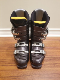 Salomon Performa 8 Ski Boots (Size 8-8.5)