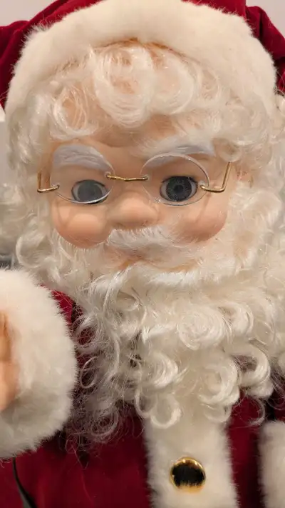 Beautiful animated Santa Claus, View more
