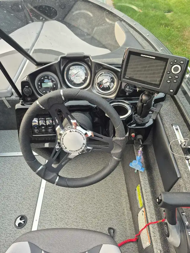 Legend F17 in Powerboats & Motorboats in Guelph - Image 5
