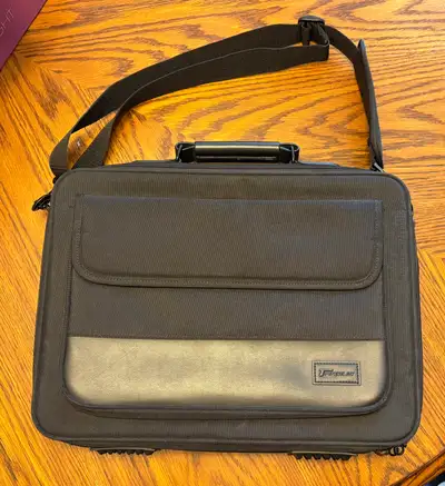 ✨✨Focus Laptop Bag with Shoulder Strap, View more