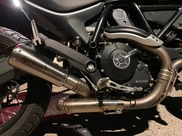 2018 DUCATI Scrambler Street Classic 803cc in Street, Cruisers & Choppers in London - Image 7