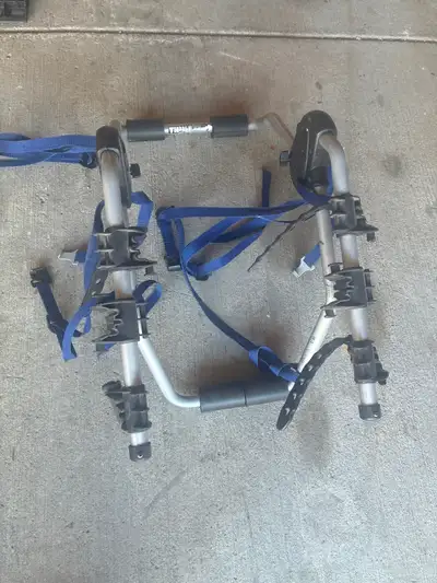 Good condition Thule bike rack for 3 bikes but I’m missing 2 straps so for now is good for 2 bikes....