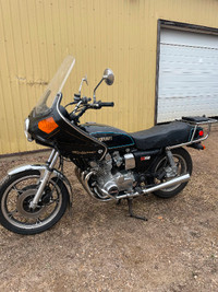 1979 Suzuki GS850G w/ windjammer