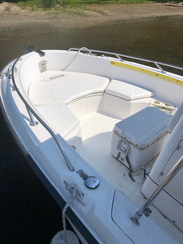 2002 Boston Whaler Fishing Boat Center Console 210 Outrage Powerboats