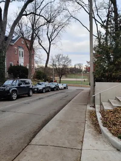 1 Bedroom Apartment Rental next to Withrow Park in Riverdale
