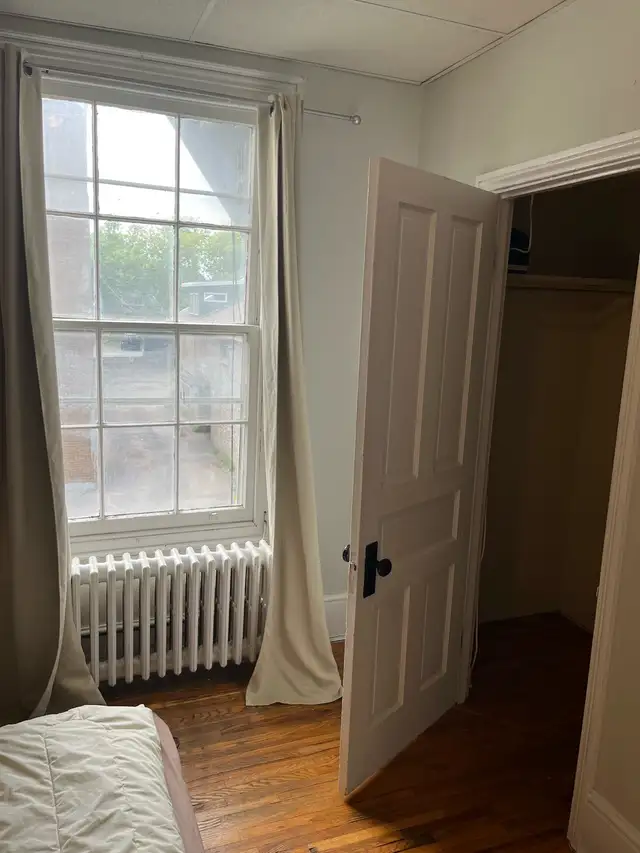 Lease transfer: beautiful 1 bedroom apartment steps from Stauff in Long Term Rentals in Kingston - Image 7