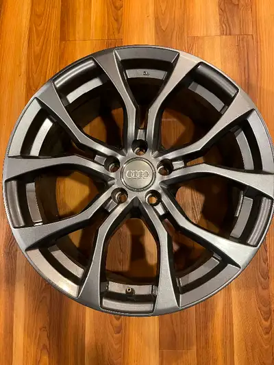 Two like new Audi S5 19 inch Rim, 8.5Jx19 EH2, offset ET32. Max load 965kg/per wheel. Manufactured b...