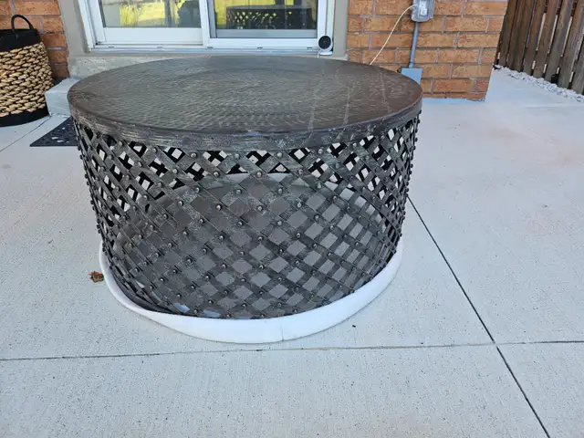 Patio coffee table( metal) in Patio & Garden Furniture in Mississauga / Peel Region - Image 5