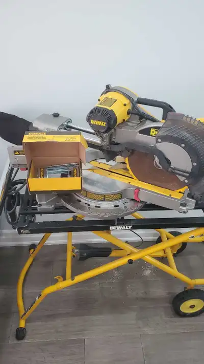 dewalt 12" dual compound sliding mitre saw, View more