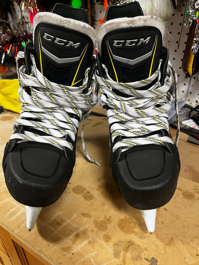 CCM tacks 9060 D8 in Skates & Blades in Ottawa - Image 2