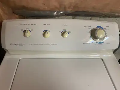 Used Frigidaire Gallery washer in good working condition for sale for 150$