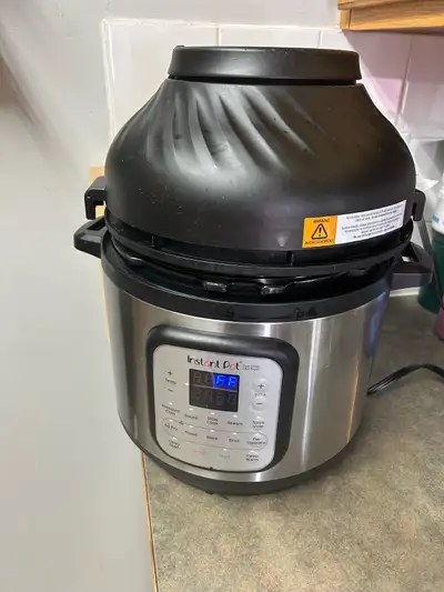 instant pot duo 8 qt with air fryer lid, works good and has no issues